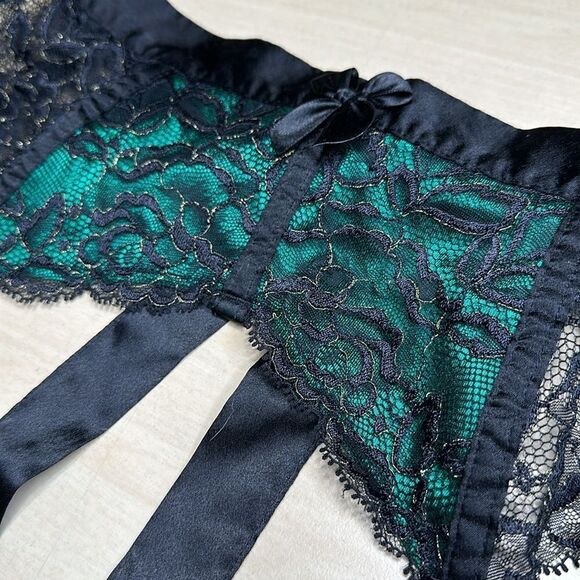 Victoria’s Secret• XS• GARTER BELT • emerald green Black & gold lace • 1610 WA - Picture 12 of 12